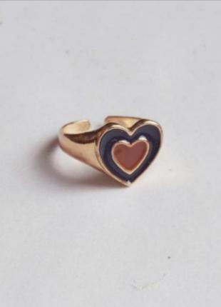 Кільце із серцем золото кільце з емаллю каблучка перстень