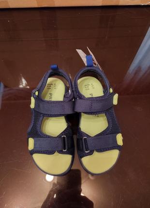 Детские сандалии новые для мальчика.