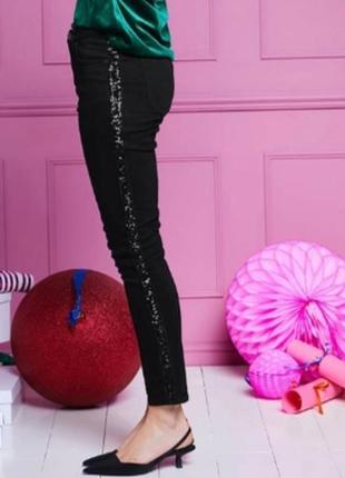 Женские брюки/джинсы с пайетками черного цвета