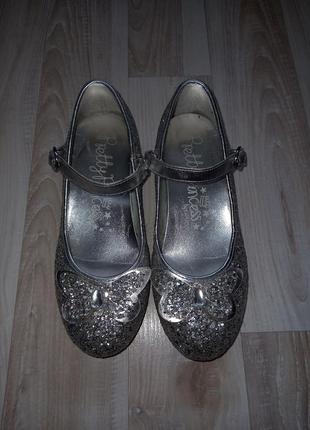 Серебряные туфли george