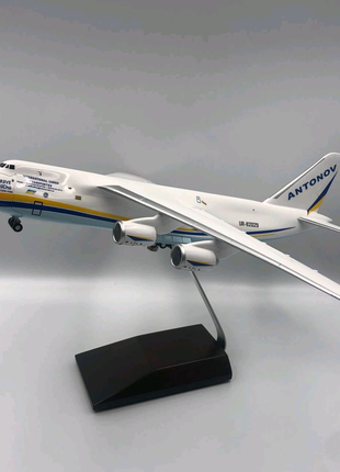 Модель літака Ан-124 Be brave like Ukraine 1:200. Преміум