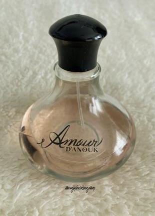 Amour d 'anouk perfume  .(оригінал)