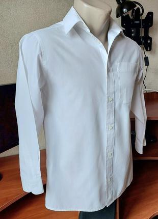 Белая рубашка с длинным  рукавом