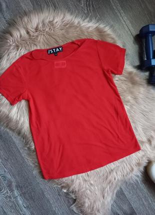 Новая красная футболка в сеточку