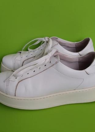 Кожаные белые сникеры туфли кроссовки patent, 36