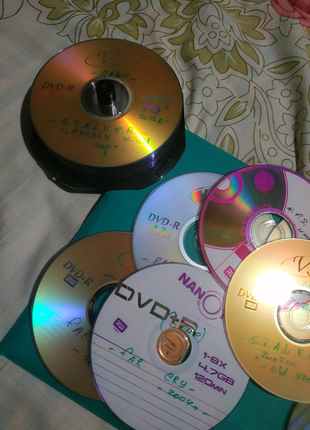 DVD диски з Іграми.