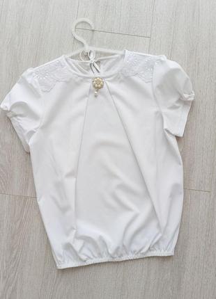 Блузка біла з коротким рукавом
