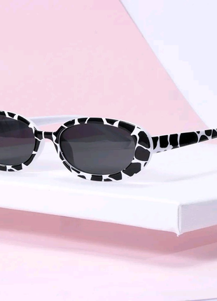Сонцезахисні окуляри круглі з принтом корівки очки унісекс