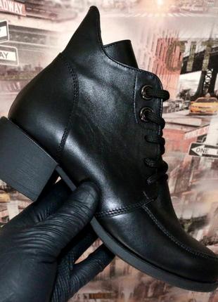 Ботинки женские  кожаные чёрные классические на каблуке со шну...