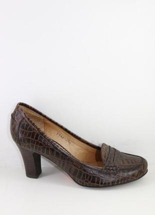 Туфли женские классика кожаные цвет светло коричневый рептилия...