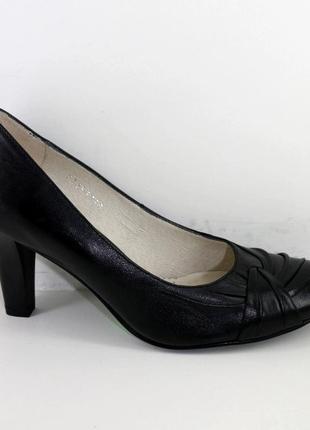 Туфли женские классические кожаные чёрные на каблуке  размер 3...