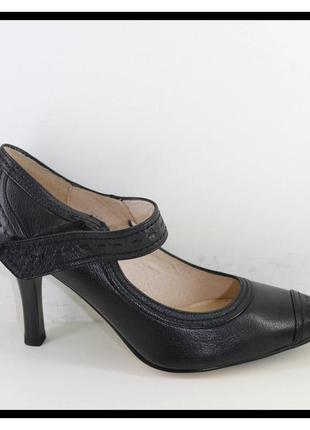 Туфли женские классические кожаные чёрные с острым носком на ш...