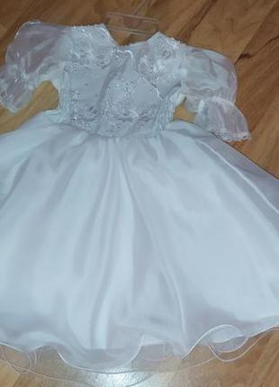 Біле плаття вік 2-4 роки.