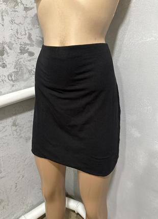 Базовая черная мини юбка