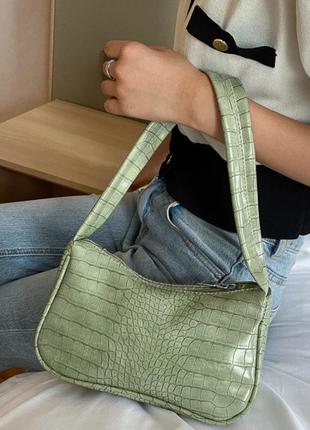 Зелена сумочка багет