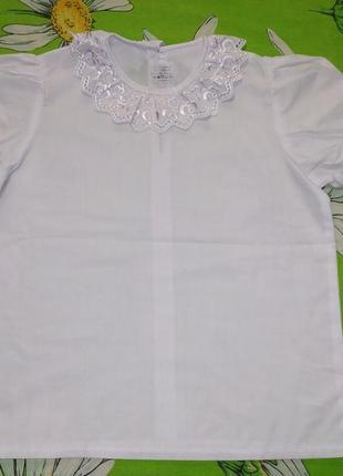 Белая, зарядная школьная блуза для девочки 6-7 лет