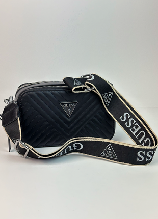 Жіноча сумка guess zippy snapshot black 21 х 12.5 х 7 см (арт:...