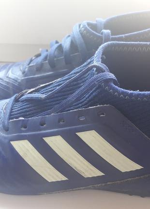 Футбольні бутси сороконіжки Adidas Predator розмір 33