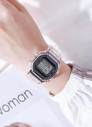 Прозрачные цифровые часы винтажные с подсветкой черный