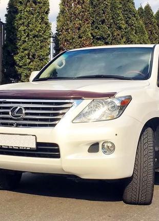 243 Внедорожник Lexus LX570 белый