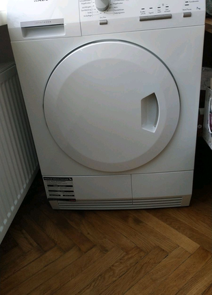 Сушильна машина AEG