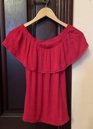 Красная блузка reserved со спущенными плечами