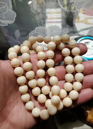 Ожерелье под слоновую кость, 60ти, целлулоид