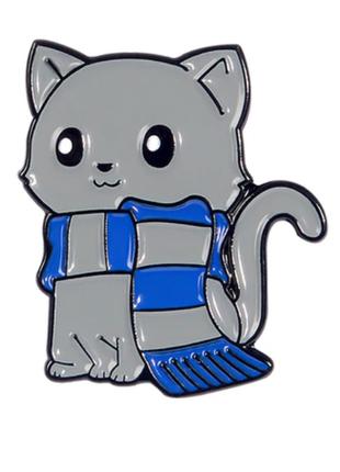 Брошь брошка пин значок серый кот кошка с синим шарфом