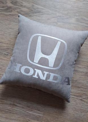 Автоподушка c вышивкой логотипа honda хонда подарок автомобили...