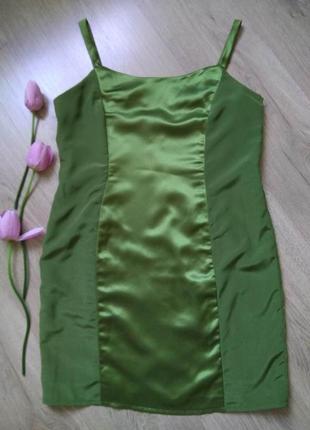 Открытое короткое зеленое платье сарафан в бельевом стиле/атла...