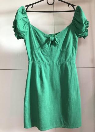 Платье зеленого цвета