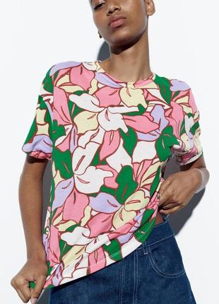 Оверсайз футболка zara з квітковим принтом нова колекція розмі...