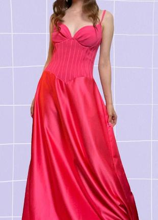 Розовое корсетное винтажное длинное барби платье от люкс бренд...