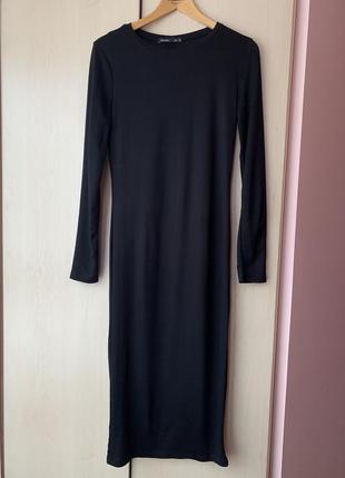 Базовое чёрное платье миди с длинным рукавом от bershka