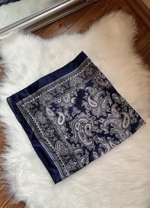Красивый темно - синий шелковый платок в принт пейсли 100% шёл...