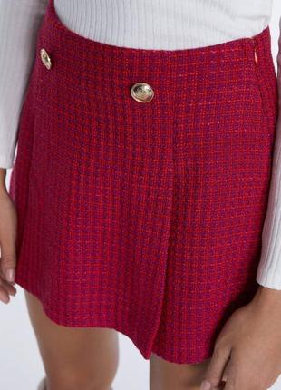 Стильная твидовая юбка - шорты от бренда stradivarius