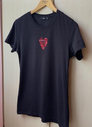 Базовая черная футболка с сердцем от бренда diesel оригинал
