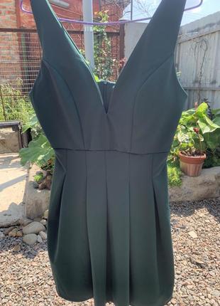 Гарна зелена сукня з v-вирізом розмір м-л