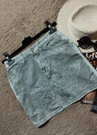Классная короткая юбка джинс с серебряным напылением