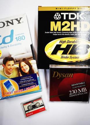 Vhs касета, мікрокасета, магнітно оптичний диск, mini floppy disk