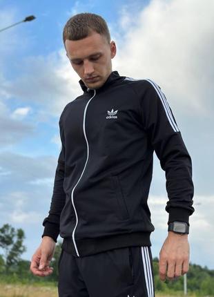 Спортивный костюм adidas