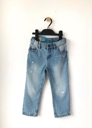 Стильные джинсы с потертостями