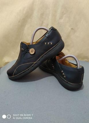 Clarks artisan deals