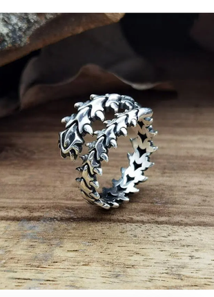 Безразмерное кольцо в готическом стиле многоножка