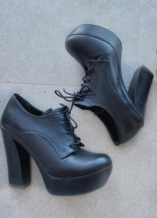 Чёрные кожаные ботинки осенние ботильоны