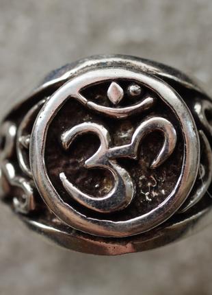 Кольцо ОМ . серебро. индия размер 20,5 талисман