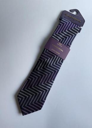 Новый фирменный галстук
