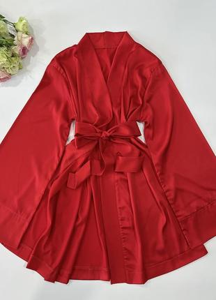 Шелковый короткий красный халат кимоно с длинным рукавом