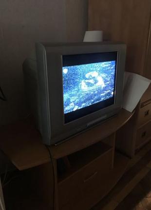 Телевизор с тумбой