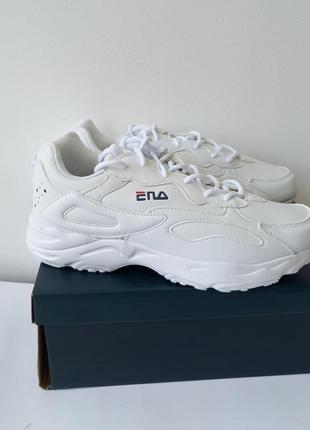 Кросівки жіночі білі розмір 39.